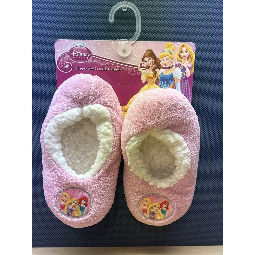 NWT Disney Princess Fuzzy Girls Pink Slippers Socks With Grippers M/L. Size: 13-